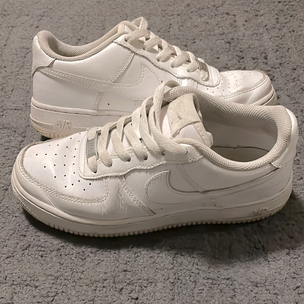 NIKE - AIR FORCE 1 - SIZE 5Y - WHITE